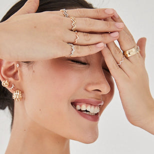 Aretes con nudo de amor