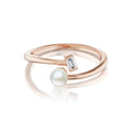 Anillo de perlas de Akoya y diamantes de talla esmeralda