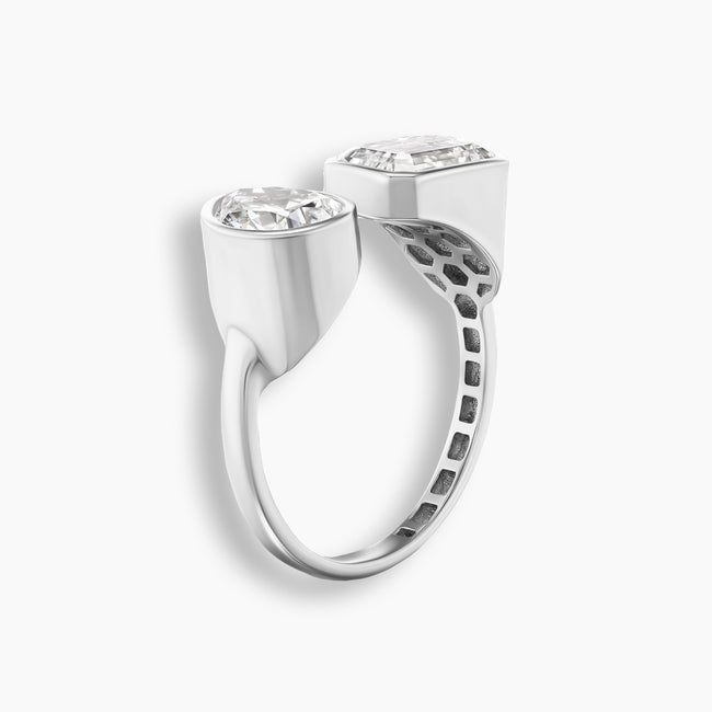 Emerald and Pear Diamond Toi et Moi Bezel Pinky Ring