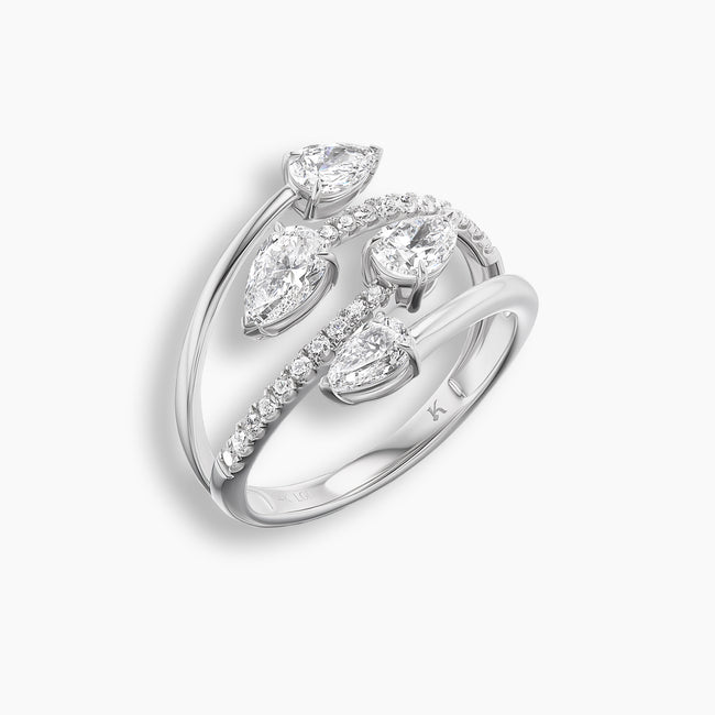 Anillo de garra de diamante 
